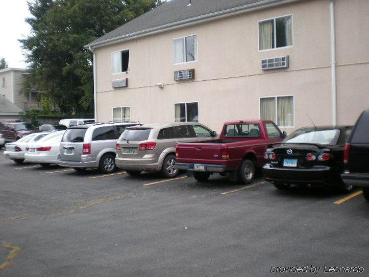 Regency Inn & Suites West Springfield Exterior photo