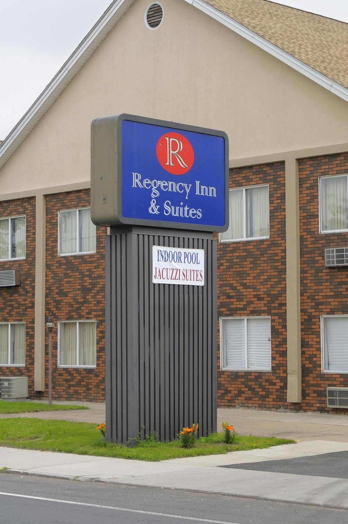 Regency Inn & Suites West Springfield Exterior photo