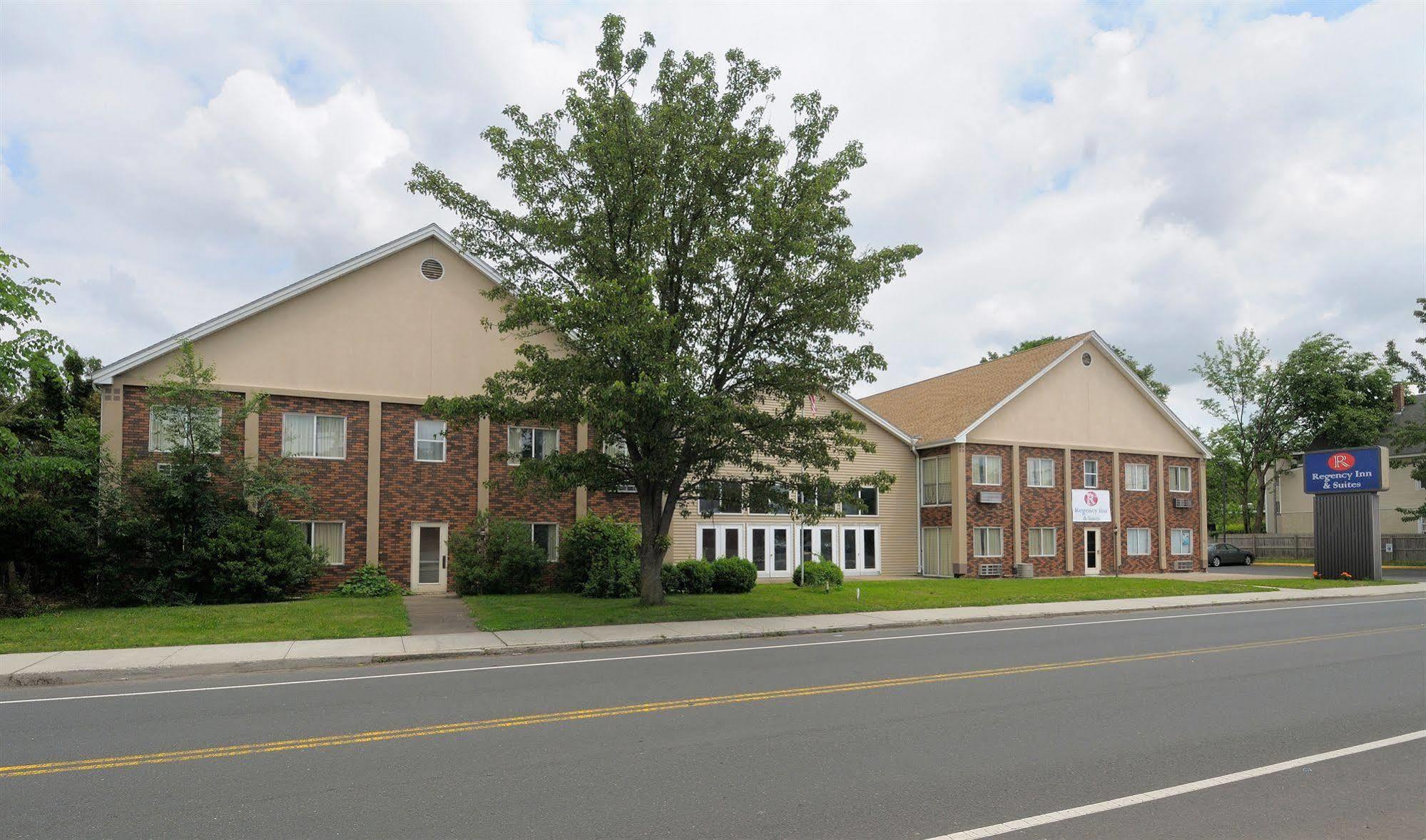 Regency Inn & Suites West Springfield Exterior photo